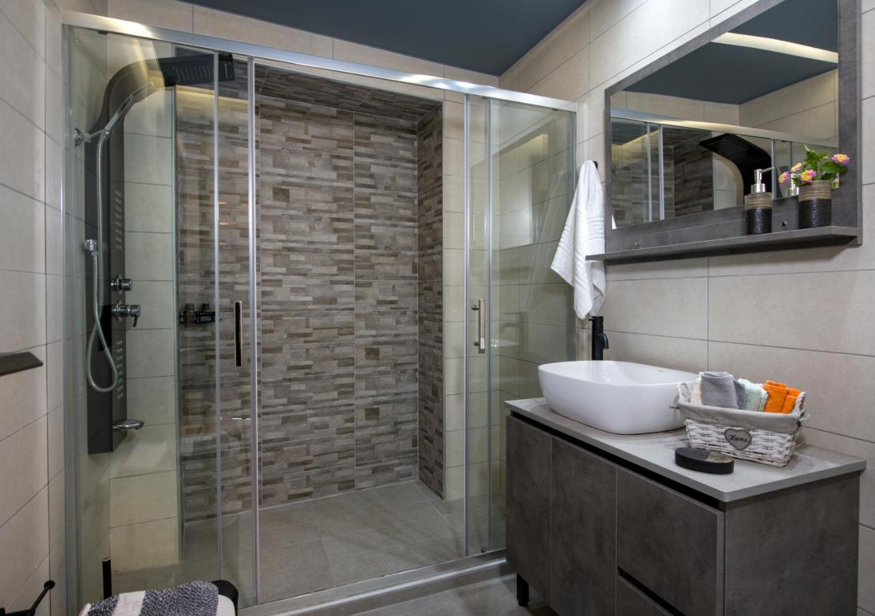 Rena'S Luxury Apartment With Free Private Parking Chania  Exterior photo