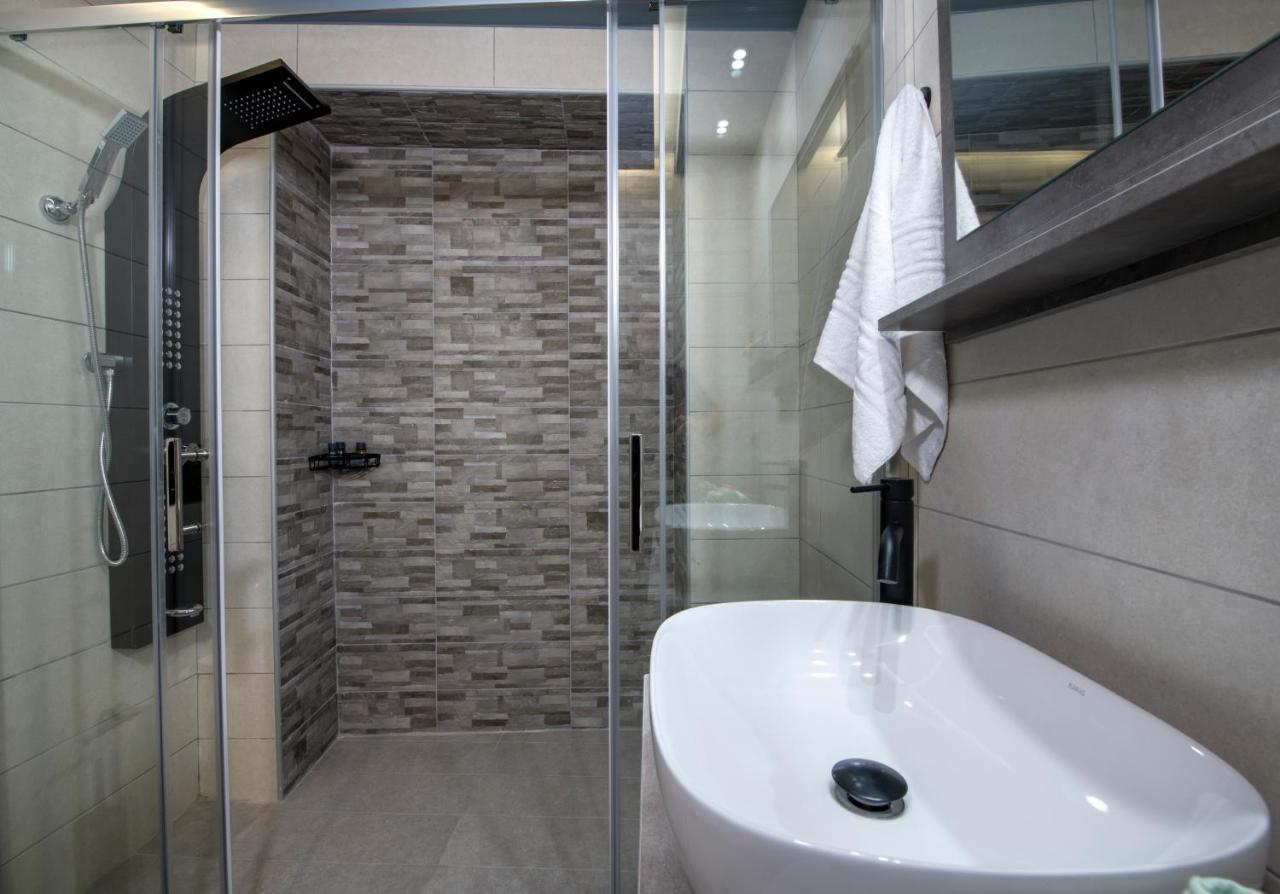 Rena'S Luxury Apartment With Free Private Parking Chania  Exterior photo
